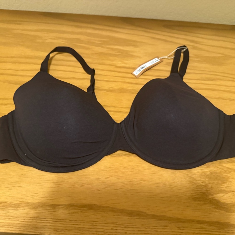 SKIMS Fits Everybody T-Shirt Demi Bra Color Onyx